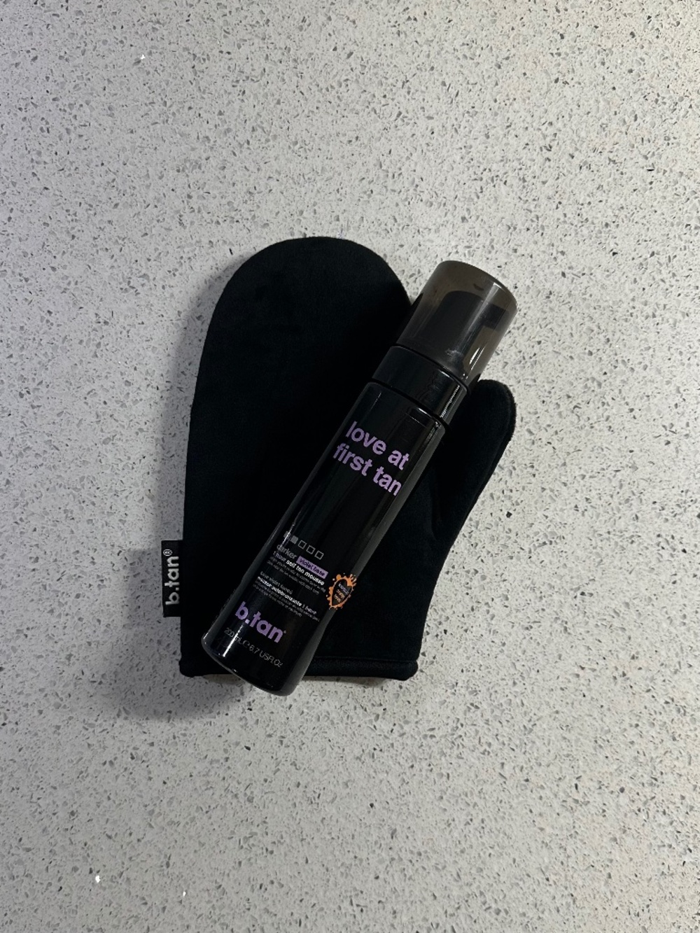 B.tan Love at First Tan self tan mousse with Mitt
